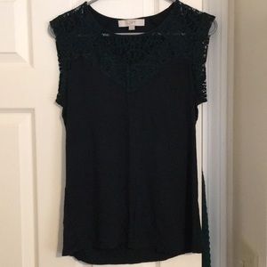Forest green sleeveless tank top with lace detail
